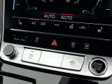 Audiの先進的なセーフティー装備がございます。