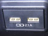 充電用USB端子を装備しております。