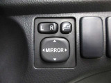 電動格納式リモコンドアミラーが付いて狭い駐車場でもミラーを痛められる心配がありません