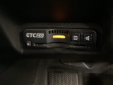 ETCが付いてます。ETC搭載車しか通過できないスマートICが利用できるようになりますよ!現在スマートICの設置箇所も増えてきているので、高速道路利用の幅が広がりますね☆