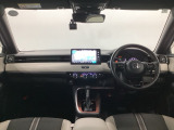 【前方視界】開放的な前方視界!運転がしやすく疲れにくいです♪窓が大きく、見通しがとっても良いおクルマですよ♪