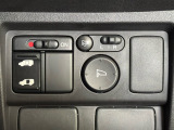 【左側パワースライドドア】左側が電動スライドドアになっております。狭い駐車場でのお子様の乗り降りなどの時に安心です!