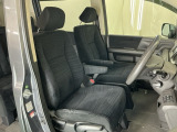 当車両は、次のお客様に気持ちよくお乗りいただくため、専門スタッフによる【徹底シートクリーニング】を施工済みです!