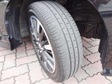 タイヤの残り溝や状態も現車で確認いただけます。