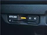 【ETC2.0】有料道路の料金所をスムーズに通過できるのはもちろん、渋滞回避や安全運転もサポートする次世代型ETC車載器。リアルタイムで情報を入手し、音声でご案内します。