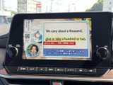 画面にテレビ番組が表示され、停車中の休憩時間などに映像を視聴できます。大きく見やすい表示で、車内で過ごすひとときに楽しみを添えてくれる装備です。