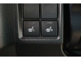 運転席と助手席には寒い日の肩や腰、冷えやすい下肢を温めてくれるシートヒーターが付いております!
