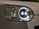 LEDヘッドライトです 消費電力も少なく寿命も長いのがLEDの特徴 HIDのような点灯のタイムラグもなくパッと明るくなるのも特徴のひとつです