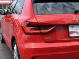 1.Audi正規輸入車である事。2.新車登録時からの正規メンテナンスノート(整備記録)がある事。3.初年度登録日から10年以内である事。4.走行距離10万km以下である事。5.修復歴車、改造車でない事