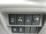 コーナーセンサー・車線逸脱機能など付いています。