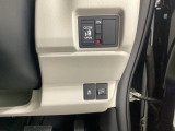 【電動スライドドア】隣の車との距離が近い駐車場でも、ぶつける心配をせずスムーズに開閉。限られたスペースを賢く使う、暮らしに寄り添った設計が魅力です。