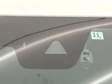 【i-ACTIVESENSE】走行中に前方の車両等を認識し、衝突しそうな時は警報とブレーキで衝突回避と被害軽減をアシスト。より安全にドライブをお楽しみいただけます。