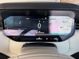 【電動コラム】シートメモリーと合わせて使用すると複数人運転する場合は、お好きなポジションを記憶する事ができます。細かな調節も可能なため、ストレスなく運転が出来ます。