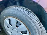 タイヤ残り溝が1.6mmになる目安として「スリップサイン」が設けられています。この車はまだまだ残っておりますので、安心してお乗り頂けます!