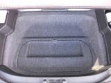 荷室には床下収納もあります。置き傘や洗車用品などを収納すれば、荷室はスッキリです。
