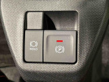 指先だけで簡単に操作が可能な電動パーキングブレーキを採用。「HOLD」スイッチを押すと、渋滞や信号待ちなどでブレーキペダルから足を離しても、ブレーキを保持するので安心です