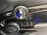 チリ・レッド ヘットアップディスプレイ ACC ドライブレコーダー バックカメラ 黒布シート ミラーETC Bluetooth【正規認定中古車】【全国正規ディーラー保証付/1年・走行距離無制限】