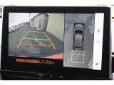 全周囲モニター付で、車庫入れも駐車もラクラクです。
