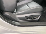 運転席パワ-シ-ト付き車両です。