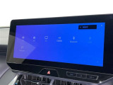 ディスプレイオーディオを装備。スマホとクルマをつなぐことで、これまでのナビに加えて、いろんなサービスが楽しめます。