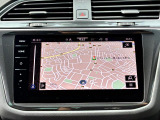 スマートフォン用アプリ[Apple CarPlay][Android Auto]対応の純正ナビ Discover Pro を装備、ラジオのほか、USB、Bluetoothハンズフリー通話にも対応。