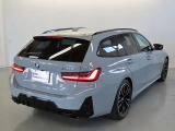 どの角度からもBMWのフォルムが際立ちます。
