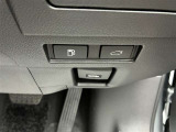 バックドアは運転席から開けることができます。