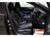 運転席/助手席です。安全装備をオプションで追加するのは日本的発想。フォルクスワーゲン車はサイドエアバッグを全車標準で装備しております。