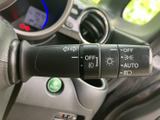 操作しやすいウインカーレバーで安全確認をスムーズに。快適な操作感で、安心して運転できます。
