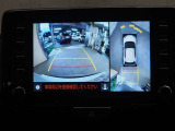 周囲の確認ができるパノラミックビューモニター搭載!駐車時も安心です!