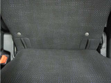 ◆ISOFIX◆シートベルトいらずでチャイルドシートと固定金具を連結するだけでガッチリ固定できます。