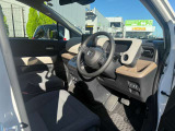 当社には、【指定工場】を併設しており、車検・点検整備もお任せください。ホンダ車を知り尽くしたエキスパートサービスエンジニアがご対応させていただきます。
