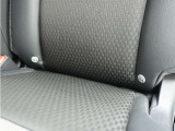 ◆ISOFIX◆シートベルトいらずでチャイルドシートと固定金具を連結するだけでガッチリ固定できます。