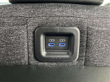 運転席のシートバックには、タイプCの充電ポート2口あり!