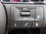 【日産プロパイロット】 高速道路の単調な渋滞走行と長時間の巡航走行で、アクセル、ブレーキ、ハンドルの操作をクルマがアシスト。快適な高速ドライブが楽しめます。