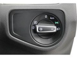 【ライトスイッチ】VW車は、手探りでも手袋したままでも操作しやすいこのスイッチ形状を引継いできました。まさに「合理的」!
