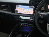 内装はシンプルに使い勝手を考え作られています。お車を運転する感覚をダイレクトに体感して頂けます。室内も広くロングドライブにも快適にお過ごしいただけます。