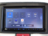 目的地検索やBluetooth接続など多彩な機能を搭載したKENWOODナビを装備。ドライブに便利な機能を手軽に活用できる仕様です。