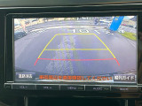 【バックカメラ】駐車時に後方がリアルタイム映像で確認できます。大型商業施設や立体駐車場での駐車時や、夜間のバック時に大活躍!運転スキルに関わらず、今や必須となった装備のひとつです!