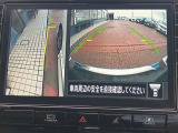 左サイドカメラとフロントカメラ運転席から死角となりやすい車両左前部分や前方部分もバッチリ見えます♪