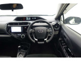スタイリッシュなインパネ周りです!運転の際、常に目にする部分は、シックにまとめた飽きの来ないデザインが人気です!