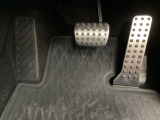 負担を感じることなく正確にペダルを操作することが出来ます。体格に関係なく自然でリラックスした運転姿勢をとることが可能です♪
