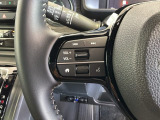 ステアリングにオーディオ操作スイッチが付いています。オーディオ画面に直接タッチしなくても操作が出来ますので、運転に集中できます。