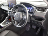 見通しのよいすっきりとした視界で、誰でも運転しやすいです。運転のしやすさは疲れにくさにも繋がりますよ♪