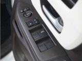 ◆パワーウィンドウスイッチ◆運転席から全席の窓の開閉操作を行うことが出来いつでも換気ができます!