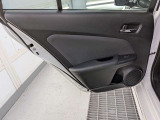 パワーウィンドウのスイッチですよ。運転席に居ながら窓を開け閉めのコントロールできます。