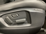 運転席にはパワーシートを装備!シート位置を記憶するメモリー機能付きなのでご夫婦で2名分セットすると便利です♪