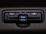 装備されているビルトインタイプのホンダ純正ETC車載器です。セットアップしてからご納車致します。ETCカードを差し込めば高速道路の出入り口ゲートを楽々通過出来ます。