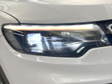 ●LEDヘッドライト:夜間走行時も良好な視界を確保し安心して運転できる高輝度LEDヘッドライトを装備!点灯速度が早く、消費電力も抑えられています。