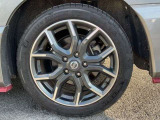 ◆◆◆ nismo専用アルミホイールです。スチールホイールと違って軽いので燃費にも貢献してきます。あと足元が格好良くなりますよね。